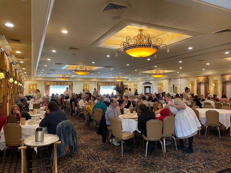 Ultimate Zehnder's Splash Village Frankenmuth Waterpark Trip Planner ...