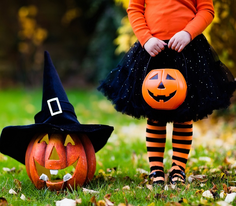 2020 Kalamazoo Trick or Treat Times + Hacks for Handing out Candy