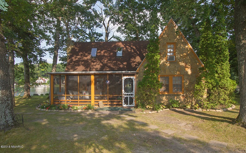 Gull Lake- Cottage