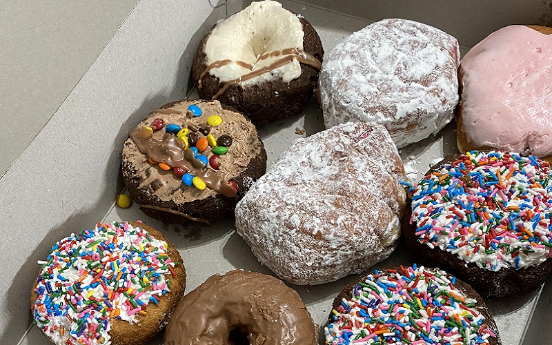donut places: Kalamazoo Donuts