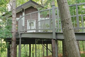 Tree House Ridge Michigan Treehouse Rental