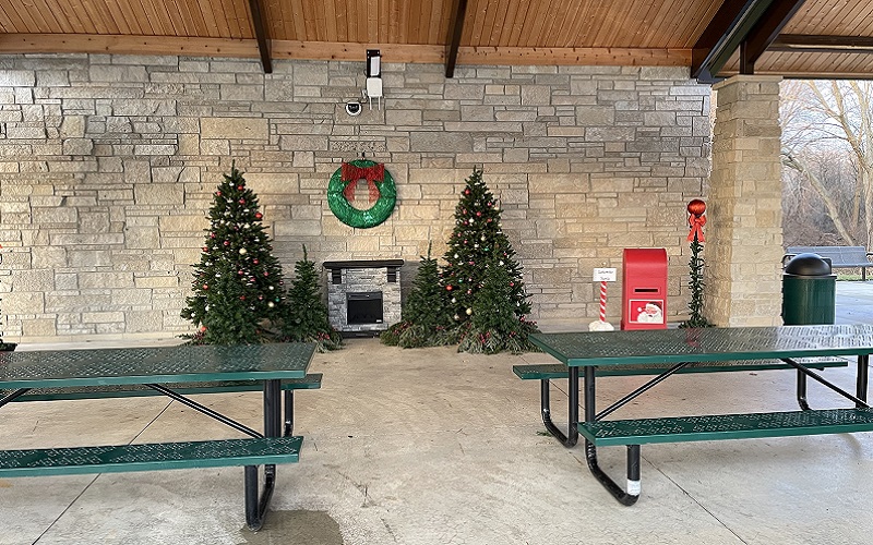 Deck the Halls in Celery Flats Giant Christmas Cards, Photo Ops Galore