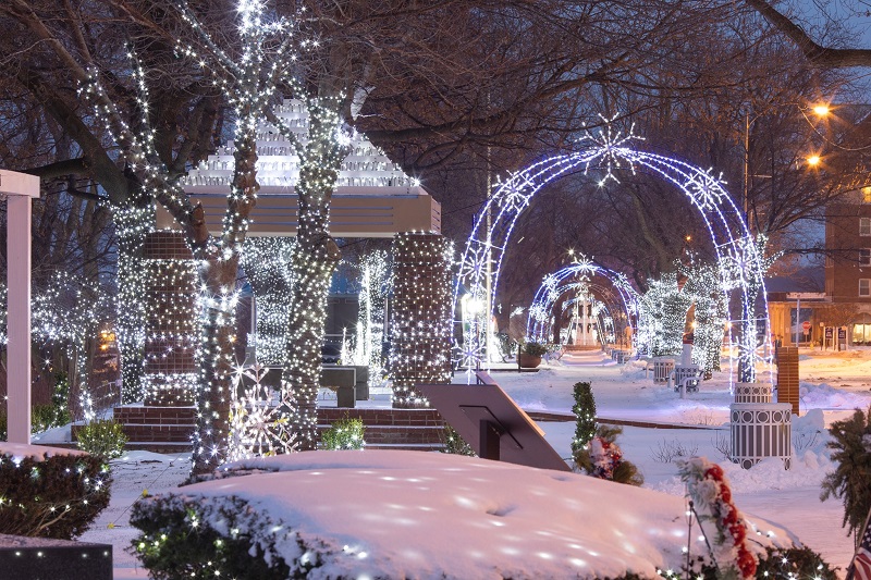 The Best Kalamazoo Christmas Lights: BIG list of Displays that Sparkle ...