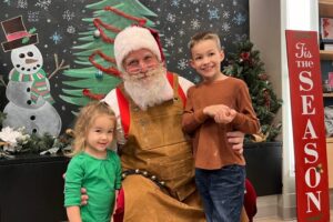 where to see santa in Kalamazoo, santa pictures, Kalamazoo Santa, Pinspiration Kalamazoo santa, authentic bearded Santa