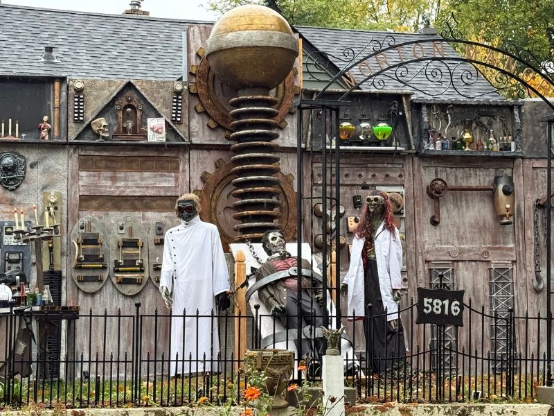 Halloween House Morton Manor Portage MI