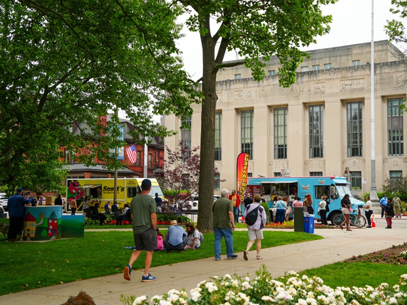 Lunchtime Live Kalamazoo Food Trucks